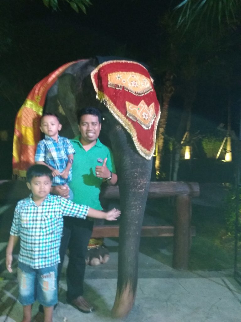 dinner with the great elephant@thenusapenida.com