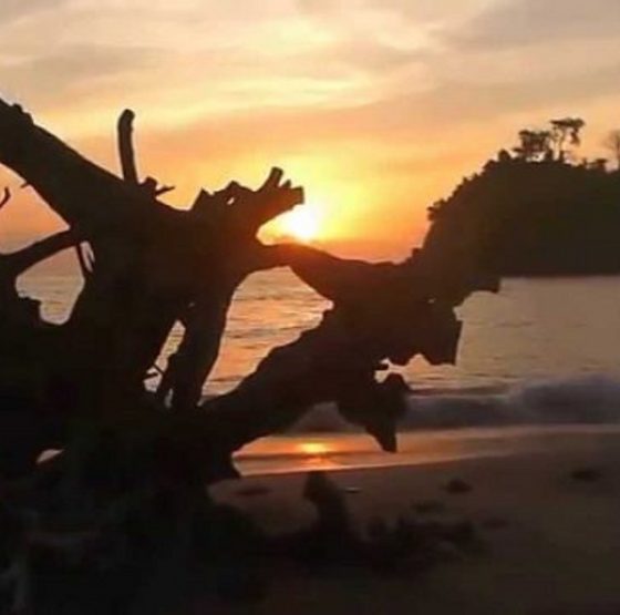 unset-pantai-crystal-bay-nusa-penida-540x405