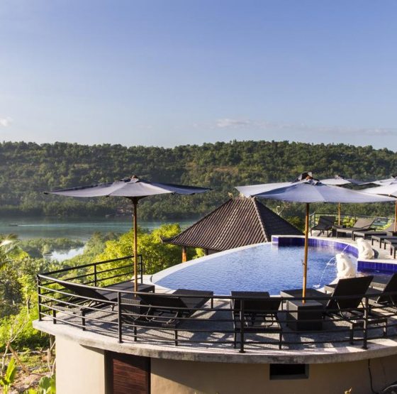 Sunrise Hut’s Lembongan8