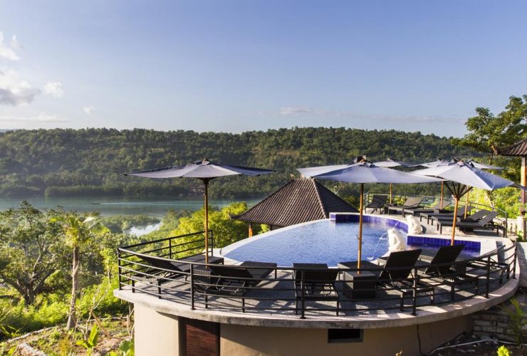 Sunrise Hut’s Lembongan8
