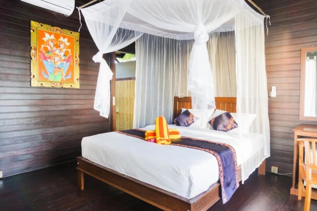 Sunrise Hut’s Lembongan.,