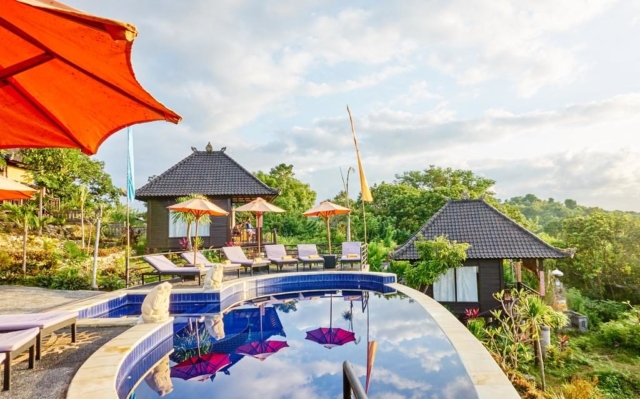 Sunrise Hut’s Lembongan.,