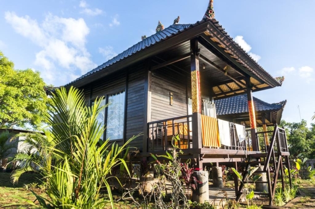 Sunrise Hut’s Lembongan.,