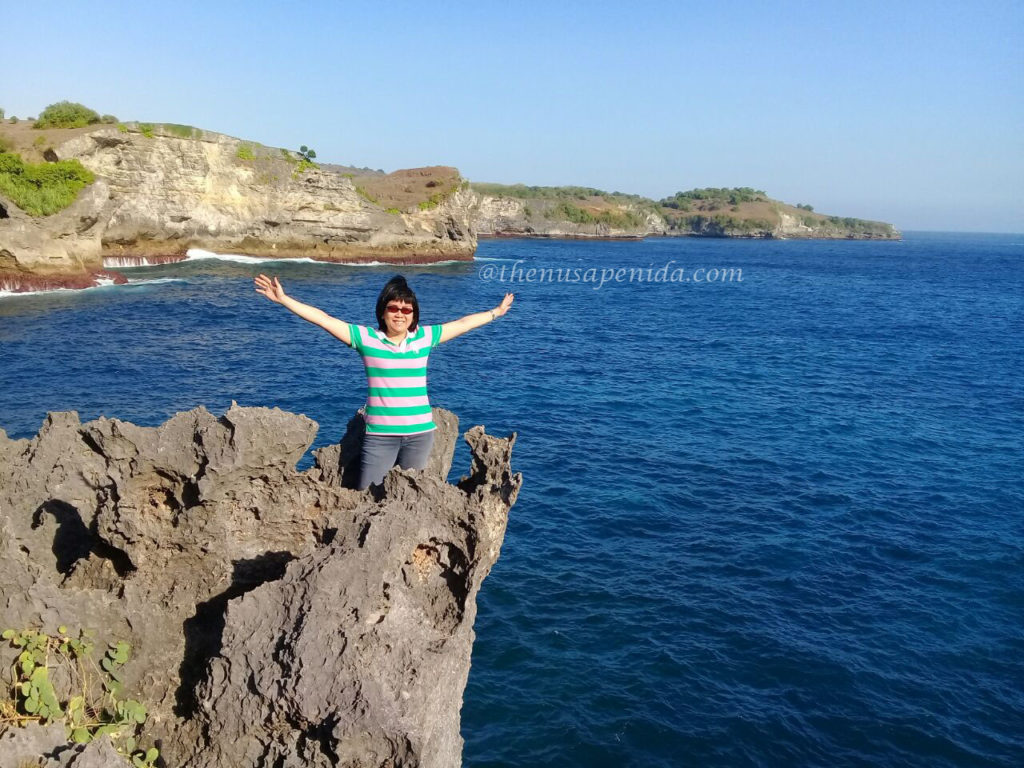 brokenbeach@thenusapenida.com